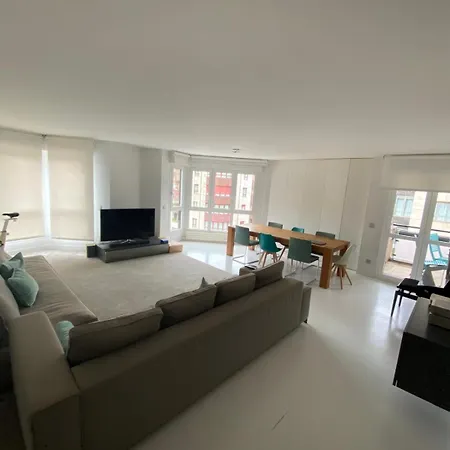 600 M… Y La Playa Apartment *